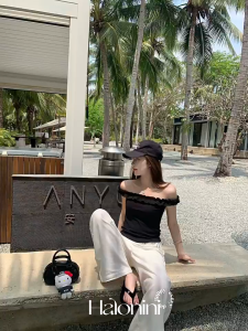 Luna Shop🍑เสื้อยืดโชว์ไหล่ เสื้อยืดสวยๆผู้หญิง ดีไซน์เก๋ไก้และเซ็กซี่ สไตล์เกาหลีเรียบง่าย สีพื้น ใส่สบายดูผอม