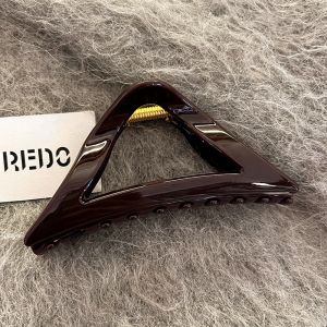 Elegant Hollow out Shark Hair Clip Womens Large Triangle Hair Gripper Romantic Original Design Fresh out New Fashion Accessory
