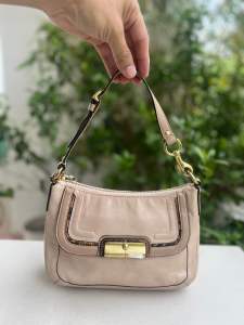 Túi 2hand đeo vai mini nhà COCH aut của Mỹ cực đẹp -T585