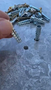 ส่งจากไทย (พุก+สกรู) 1ถุง 10 คู่ พุกเหล็กอิฐมวลเบา พุกคอนกรีต ไม่ทำลายเนื้ออิฐ