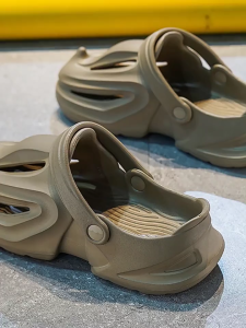 พร้อมส่ง นุ่ม ใส่สบาย รองเท้าแตะ EVA รองเท้าแตะลําลอง ส้นหนา เหมาะกับการเล่นกีฬา สําหรับผู้ชาย รองเท้าแตะผู้ชายกันลื่น