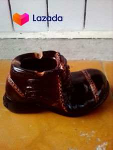 asbak roko unik sepatu