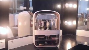 กล่องใส่เครื่องสำอางค์กันฝุ่นแบบพกพา มีไซด์เดียว (สินค้าแตกหักทางร้านไม่รับผิดชอบ)