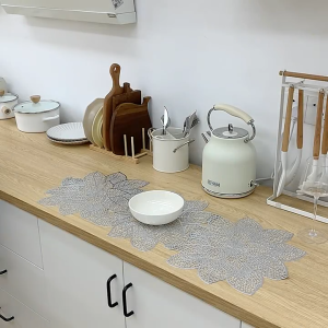 PVC Table Runner Waterproof Oil Resistant Scratch Resistant Leaf Shaped Dining Table Mat Bowl Mat Desktop Decoration