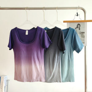 เสื้อยืดโยคะคอวีแบบสวมหัวผ้าไหมผสมโพลีเอสเตอร์สำหรับผู้หญิง ทรงสลิมฟิต ระบายอากาศได้ดี แห้งเร็ว ทรงสลิมฟิต ฤดูร้อน 2022