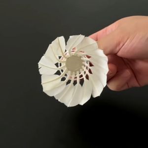 แบดมินตันคุณภาพสูง วัสดุกระโปรงไนลอน ไม่ขาดง่าย ลูกแบดพลาสติก ลูกขนไก่ AR ไนล่อน ลูกแบดพลาสติก