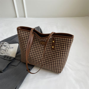 Trendy Ladies Canvas Tote Bag Large Capacity Shoulder Bag Commuter High Quality Plaid Design Soft Polyester Lining Zipper Closure