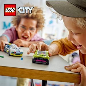 LEGO City 60415 Police Car and Muscle Car Chase Set (213 Pieces) Balok Mainan Anak (6 Tahun+)
