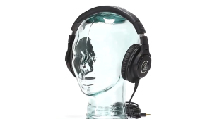 Audio Technica ATH-M40X Head Mounted Professional Earphones with Fully Enclosed Monitoring High Resolution and High Sound Quality Recording Monitoring