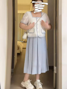 plus Size Fashionable Small Fragrance Style Set Womens 2026 New Summer Slimming Lace Top Pleated Skirt Two Piece Set