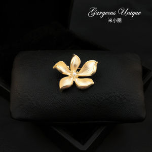 Elegant Five-Petal Flower Brooch Pin 1117 Meters Small Picture Original Design Premium Quality Luxury Large Size Fashion Jewelry