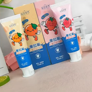 【1-3 Days Delivery】ChildrenS Baking Soda Toothpaste 2-12 Years Old Fruit Flavor 60g Anti-Moth Fluoride-Free Toothbrush