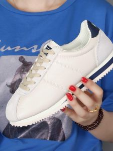 Womens Sport Shoes Korean Style Casual Flat Bottom Retro Fashionable Footshowing All-match Shoes for Daily Wear