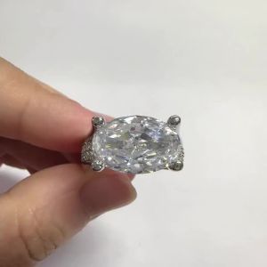 Huitan Màu Bạc Thanh Lịch Nhẫn Nữ Hình Bầu Dục Lấp Lánh Đính Đá Cubic Zirconia Dát Tiệc Cưới Thời Trang Phụ Kiện Trang Sức