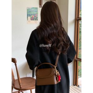 กระเป๋าสะพายข้างย้อนยุคระดับไฮเอนด์ 2023 ใหม่ สไตล์เกาหลี กระเป๋าถือกระเป๋าสี่เหลี่ยมเล็ก หลากหลาย กระเป๋าสะพายสําหรับการจับคู่ทุกวัน