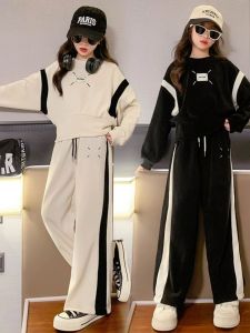 Fashionable Girls Autumn Outfit Set Sporty Two-Piece Suite for Ages 3-14 Korean Style Love Expression Clothing Kids Spring
