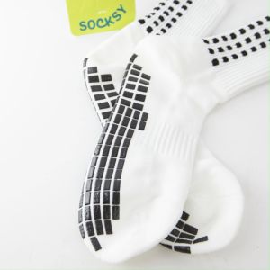 ถุงเท้ากีฬายาวครึ่งแข้งยี่ห้อ Socksy รุ่น FA-0001 รีไซเคิลจากขวดพลาสติก พื้นกันลื่นดีเยี่ยม