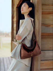 Women Commuter Tote Bag Medium Size Leather Hobo