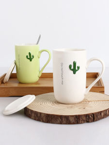 แก้วเซรามิกมีฝาปิดและช้อนสำหรับใช้ในออฟฟิศ แก้วดื่มน้ำแบบเรียบง่ายสำหรับทั้งชายและหญิง แก้วมักกะโรนี่แบบสร้างสรรค์