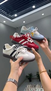 รองเท้าผ้าใบผู้หญิงสไตล์ย้อนยุคแบบแบน รองเท้าผ้าใบแฟชั่นสำหรับผู้หญิงรุ่นใหม่