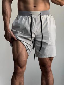 Quần Short Thể Thao Nam Màu Xám Nhanh Khô Mùa Hè Mỏng Thể Dục Chạy Bộ Tập Luyện Chống Thấm Nước Quần Năm Mảnh Phong Cách Mỹ