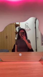 Gương DLQ Đầu Gấu Treo Tường Bàn Trang Điểm Có Led Cảm Ứng 3 Màu Tiện Lợi
