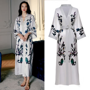 ชุดนอนผ้าไหมน้ำแข็งขนาดใหญ่ แขนกลาง ลายดอกไม้ ฤดูร้อน เซ็กซี่ ชุดคลุมหัวนอนผู้หญิง ชุดนอนผ้าซาติน ชุดนอนวันหยุด