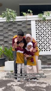 Shafamarwa Kaos Couple Keluarga Atasan Sarimbit Family Set Baju Seragam Ayah Bunda Anak SM107 Mustard