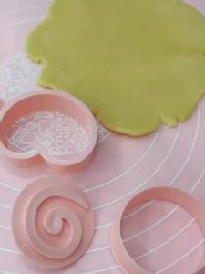 8pcs First Communion Baby Baptism Cookie Stamp Christian Cross Fish Chalice Biscuit Molds for Easter Thanksgiving Christmas