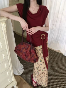 YUEZHONGWEI | เสื้อยืดแขนสั้นผ้าไหมน้ำแข็งถักสไตล์ฝรั่งเศส ทรงเข้ารูป เอวสูง คอวี สไตล์เกาหลี สำหรับผู้หญิงในฤดูร้อน