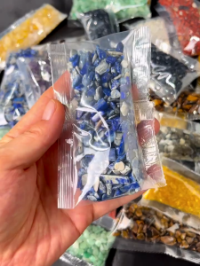 หินตกแต่งตู้ปลา หินโมราคริสตัลธรรมชาติ หลากสีสัน 100 กรัม สําหรับตกแต่งสวน ตู้ปลา