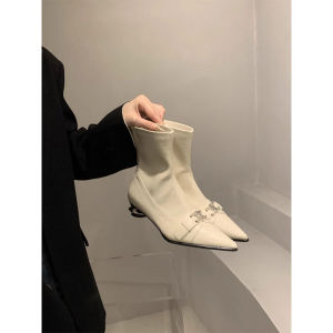 ฝรั่งเศส ชิค รองเท้าบูทสั้นหัวแหลม ผู้หญิง รองเท้าบู๊ต 2024 ใหม่ ฤดูใบไม้ผลิ ฤดูใบไม้ร่วง รองเท้าบูทแฟชั่น สตรีทสไตล์ รองเท้าบูทหุ้มข้อ