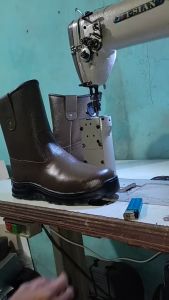 sepatu safety boots kulit kerja proyek kruser