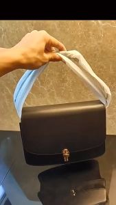 The Row Sofia bag 8.75T หัวเข็มขัดโลหะชั้นแรกกระเป๋าสะพายหนังวัวแบบพกพาเต้าหู้ย้อนยุค