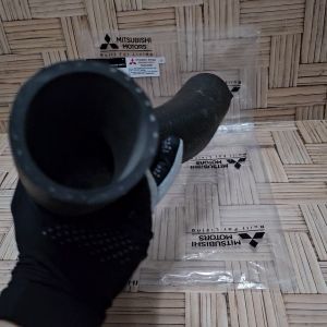 Karet Selang Hawa Triton HDX 1505A769: Selang Hidrolik Kualitas Tinggi