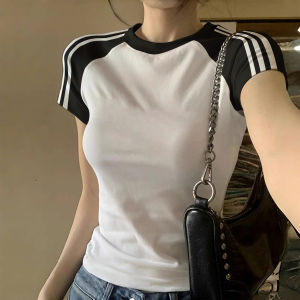 เสื้อยืดคอกลมแขนสั้นทรงสลิมฟิตสำหรับผู้หญิงในช่วงฤดูร้อน ทรงเข้ารูปเอวสูง สไตล์ลำลอง สีเข้ม