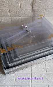 kotak hantaran seserahan pernikahan. lamaran box parcel mika satu set isi4 pake tutup tile