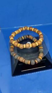 +/-1cm(10mm)天然木 制成佛珠手串(可驱赶邪运、增强个人运气)An Natural Wood Holy Bead Bracelet(For Eliminated of Bad Luck)