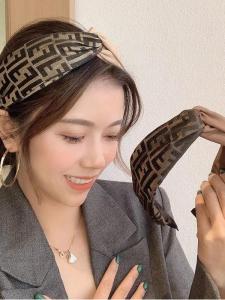 Retro Color Block Hairband Womens Fashionable Hair Clip Elegant Twist Pearl Hairband Hair Accessories for Various Occasions