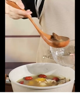 【การจัดส่งท้องถิ่น】ครัวในครัวเรือนด้ามไม้ยาวช้อนซุปของหวานช้อนข้าวช้อนชาอุปกรณ์ครัว