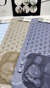 Socone Anti-Slip Shower Mat 40x70cm Massage Foot Mat with Strong Suction Cups Safety Bathroom Mat