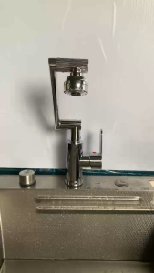 Vòi Lavabo Lạnh Vòi Rửa Mặt Xoay 1080 Độ Đa Chiều 2 Chế Độ Nước Mạ titan đầu ra nước và cần nhựa thân nặng