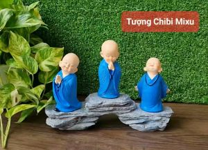 Bộ 03 tượng An Nhiên 13cm chú tiểu áo xanh dương đứng đeo chuỗi kèm chân đế giả đá