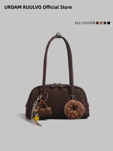 URCDN RDALVO | Retro Matte Shoulder Bag