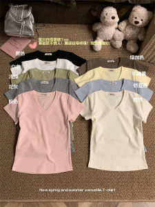 เสื้อยืดคอกลมแขนสั้นทรงเข้ารูปสำหรับผู้หญิง สไตล์เรียบง่าย สีพื้น เสื้อตัวบนทรงเข้ารูป ฤดูร้อน ผ้าคอตตอนผสม