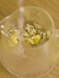 杭菊花ดอกเก๊กฮวยจีน เหมาะสำหรับต้มน้ำดื่มเพื่อกระหาย แก้ร้อนใน