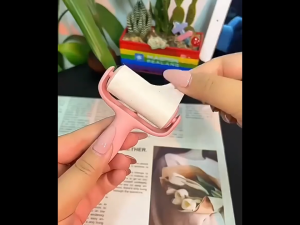 Mini Lint RemoverReusable Sticky Roller Ideal for Dust and Furniture Cleaning at Home