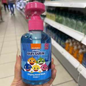 ❊Stock British baby shark music hand sanitizer baby shark children#39s fun moisturizing hand washing 250ML☀