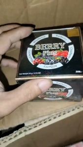 Kem dưỡng trắng da Berry Plus Extra Whitening Cream cho da nám sắc tố Thái Lan