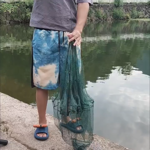 ตาข่ายดักปลา 6/8/10 ช่อง แถมอาหารปลา ที่ดักกุ้งฝอย มุ้งดักปลา มุ้งดักกุ้ง กระชังดักปลา อุปกรณ์ตกปลา แหจับปลา ที่ดักปลา ตาข่ายดักกุ้ง ดักจับกุ้งปลา (แพ๊ค 5 ชิ้น)